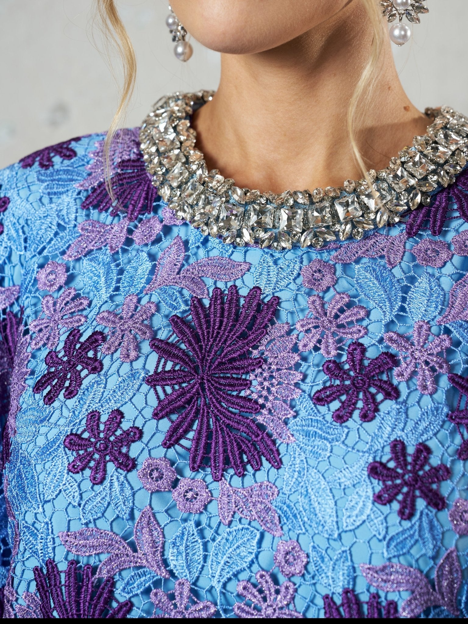 Crystal Trim Lace Shift Dress - Social Queen